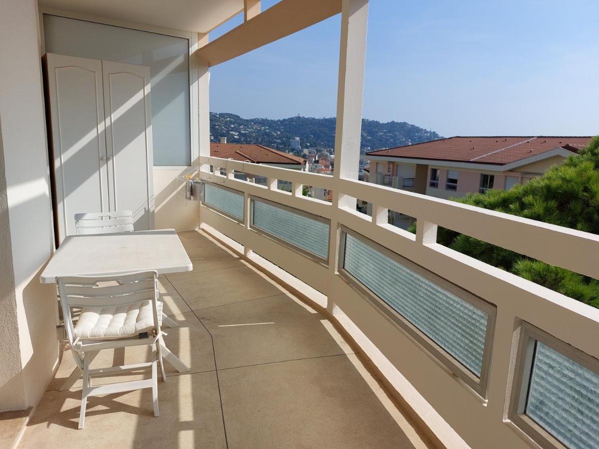 Iris - Lumineux Avec Terrasse Et Vue Mer - Axelle Loc'appart Appartement *